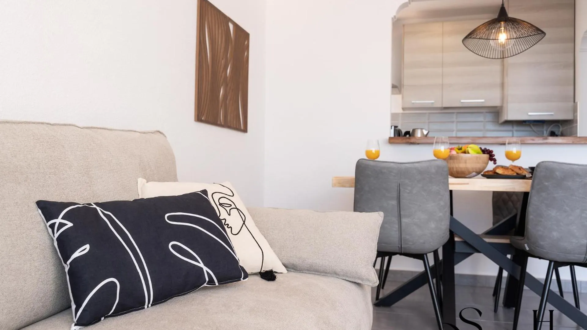 2Bed Beach Apartment , First Line Lux Benalmádena